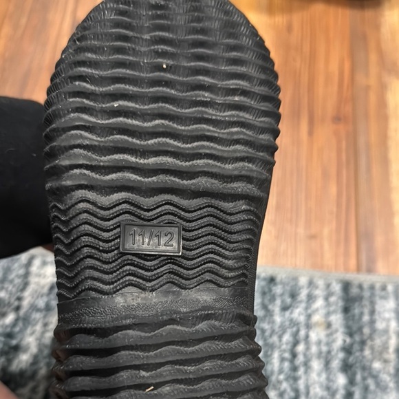 Kids Waterproof Boots - Black and Red - Picture 6 of 6